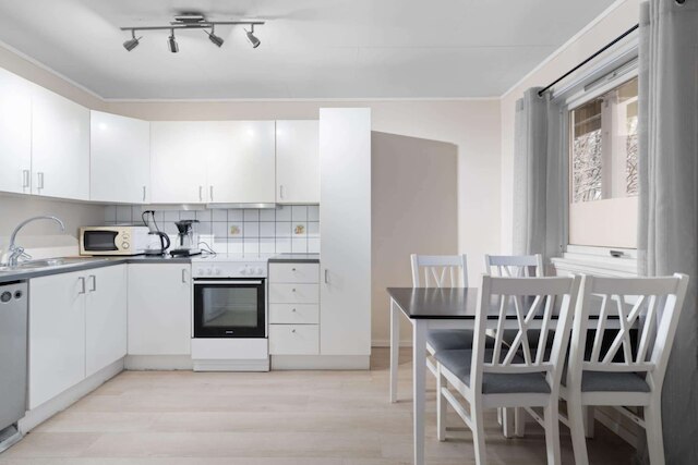 ラブリー 3 ベッドルーム アパートメント ウィズ ザ ビュー オブ オーロラ