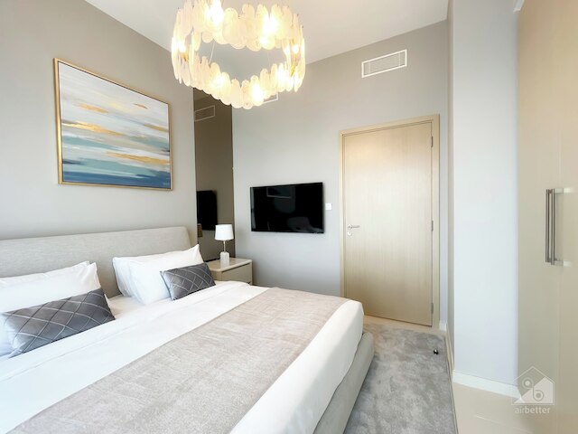 極度のラグジュアリーブルージュロワイヤルバルコニー&ダウンタウンビュー