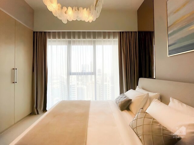 極度のラグジュアリーブルージュロワイヤルバルコニー&ダウンタウンビュー