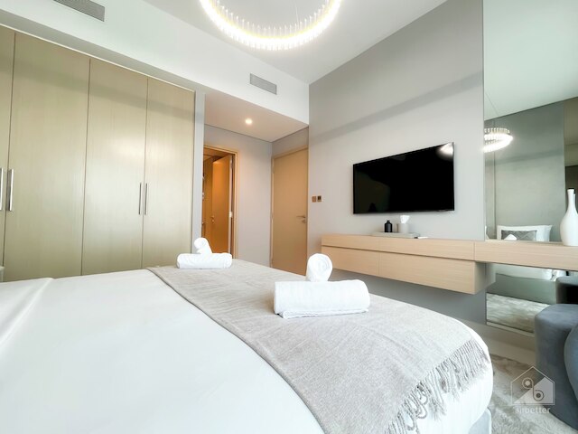 極度のラグジュアリーブルージュロワイヤルバルコニー&ダウンタウンビュー