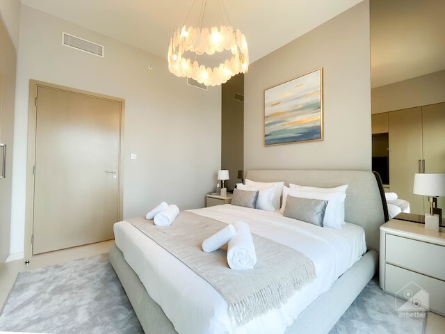 ダウンタウンの中心部で究極の豪華さ