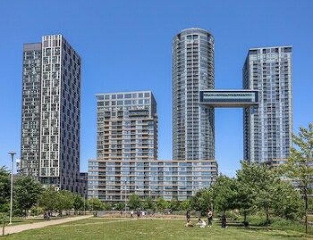 トロント 21 アイスボート 19 フロア