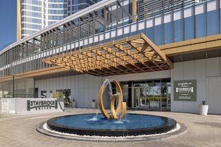 ステイブリッジ スイーツ ドバイ ビジネス ベイ by IHG