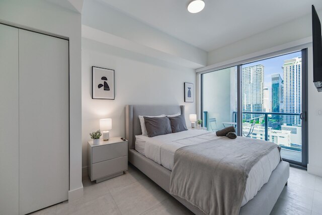 トップロケーション・スタンニング・コンド・イン・ブリッケル