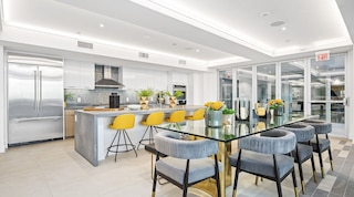 グローバル・ラグジュアリー・スイーツ・アーバイン