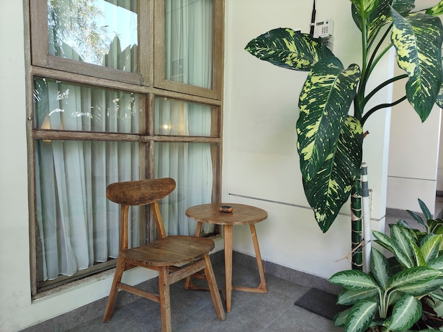 マヌーバー サーフ アンド ステイ ウルワツ バリ