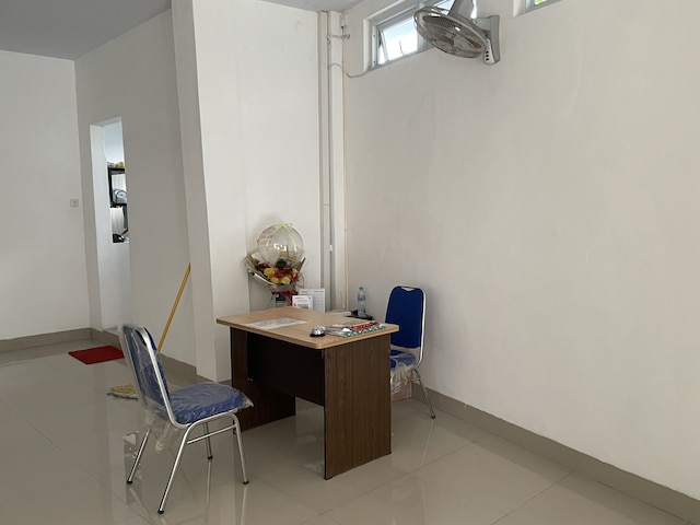 ホテル O ペンギナパン ムサフィル シャリア ニア パラマウント ウーマン & チルドレンズ ホスピタル