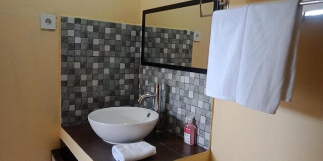 クブ・セラト・ヴィラ・アンド・グランピング