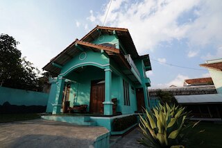 OYO  93248  ヴィラ  シャリア アストゥティ レスタリ