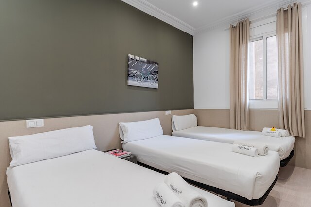 Enjoybcnタピエスアパートメント