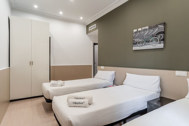 Enjoybcnタピエスアパートメント