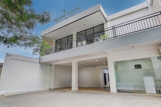 キャピタル O 93266 パルミ  ホテル