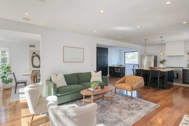 シルバー スクリーン バイ アバントステイ ラックス バックヤード エスケープ