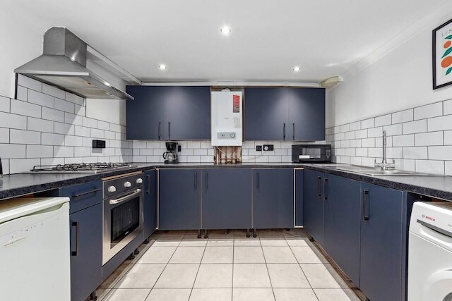 サービスド フラット ニア ハイド パーク マーブル アーチ W2 ロンドン