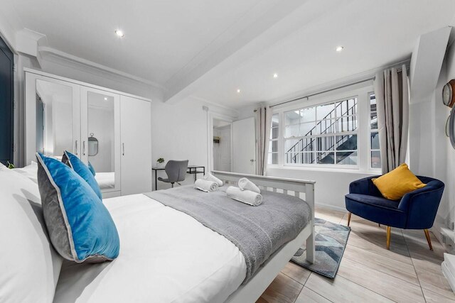 サービスド フラット ニア ハイド パーク マーブル アーチ W2 ロンドン