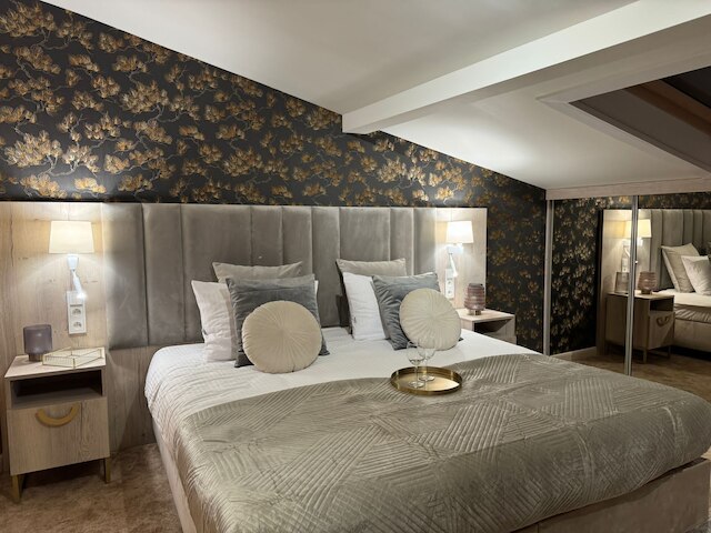 ホワイトロータス - ロフトアフェア コレクション