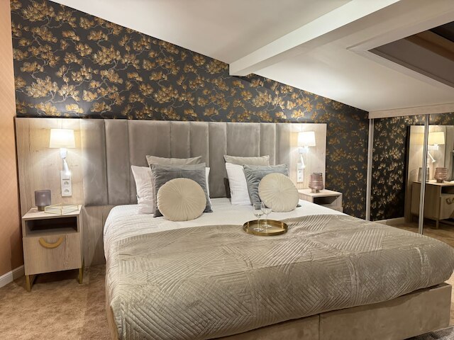 ホワイトロータス - ロフトアフェア コレクション