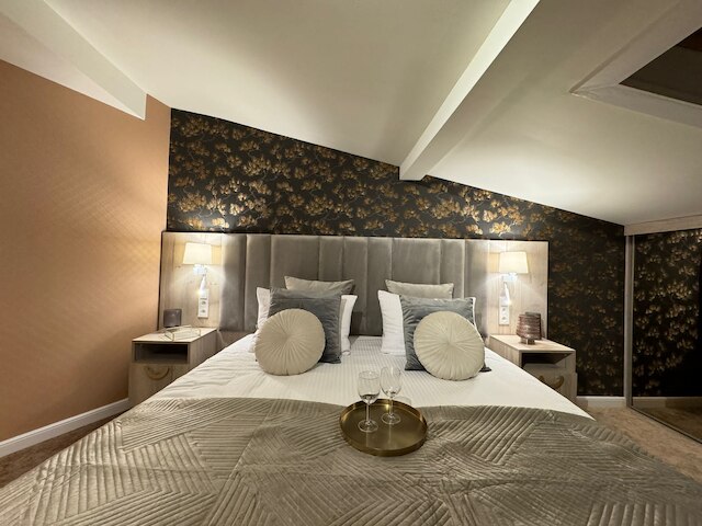 ホワイトロータス - ロフトアフェア コレクション