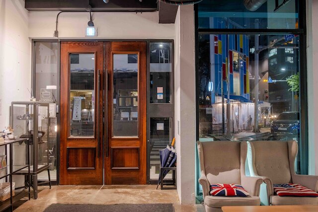 Canvas Hostel - Black