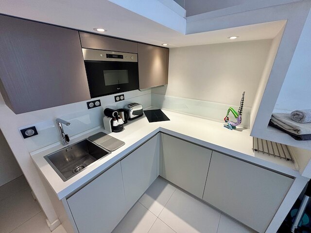 ニースのゴールデンスクエアで借りるスタジオ