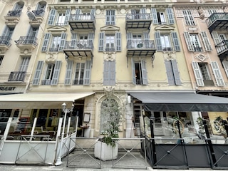 ニースのゴールデンスクエアで借りるスタジオ