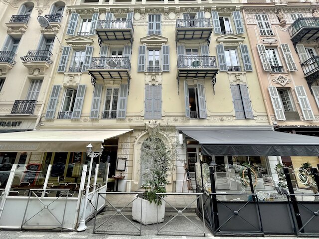 ニースのゴールデンスクエアで借りるスタジオ