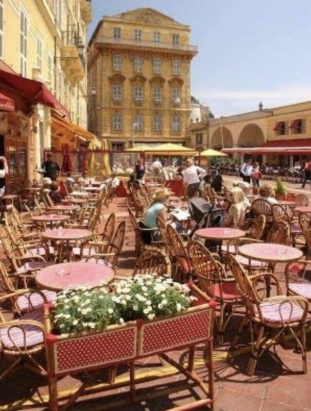 ニースのゴールデンスクエアで借りるスタジオ