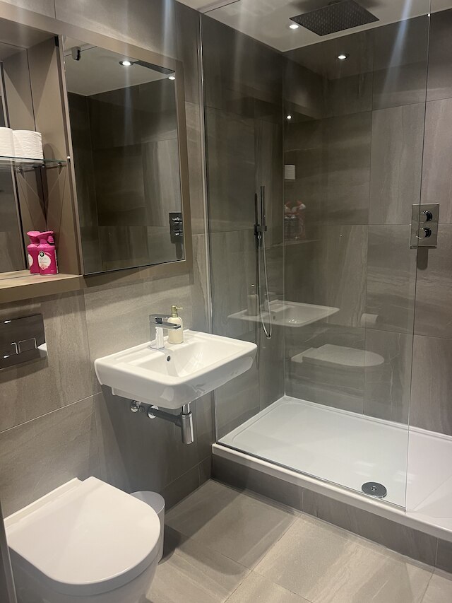 ビューティフル  アパートメント ウィズ エクセレント ウォーター ビュー