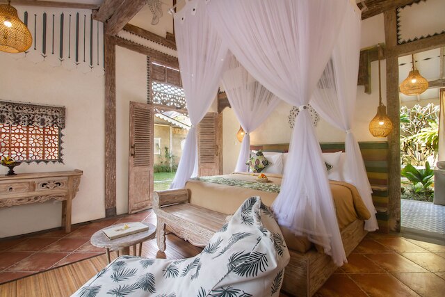 セイクレッド ベジ by GenuineHost