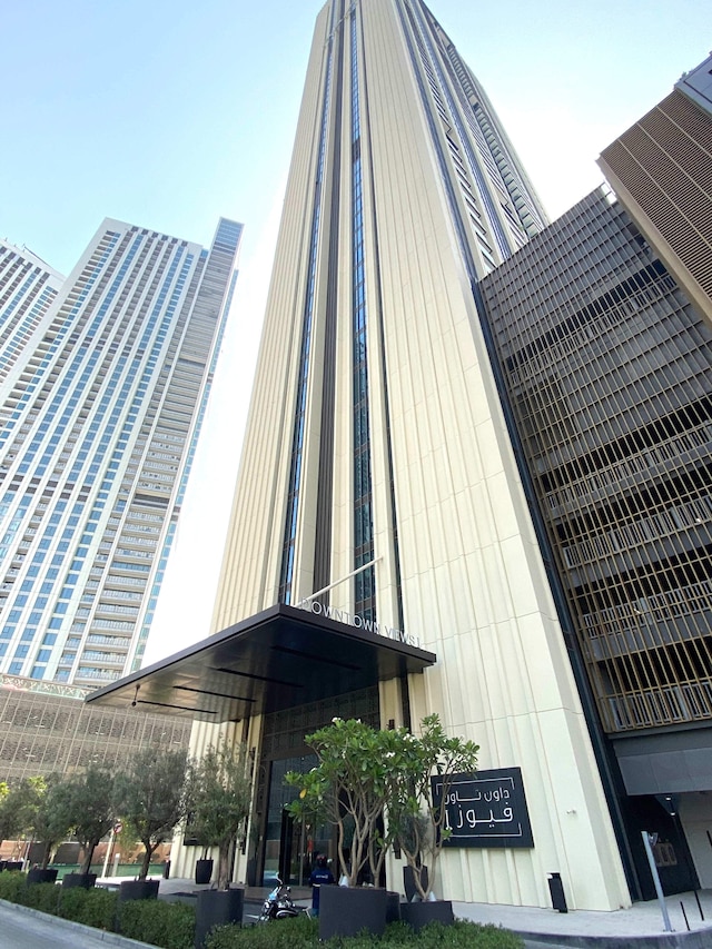 シルクハウス ウィズ ダイレクト アクセス トゥ ザビール モール