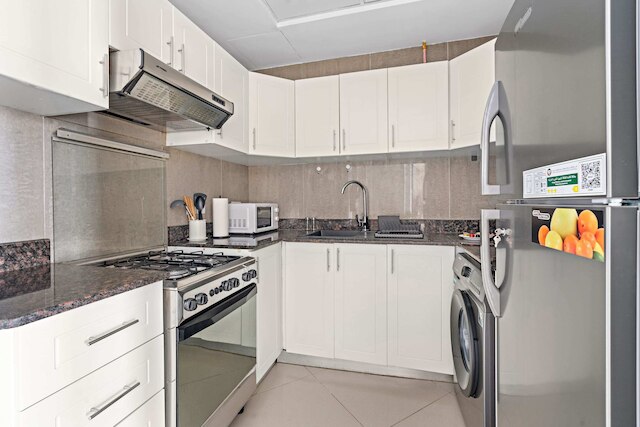 シルクハウス モダン パッド ウィズ プール ジム ニア リーム パーク