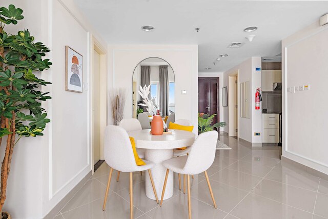 シルクハウス モダン パッド ウィズ プール ジム ニア リーム パーク