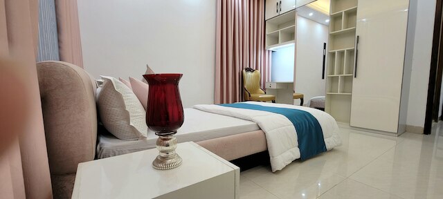 ラグジュアリー 3 ベッドルーム ハイリー セキュアード アンド クローズ トゥ エアポート