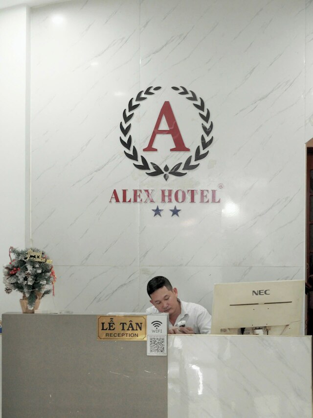 アレックス ホテル ビン タン