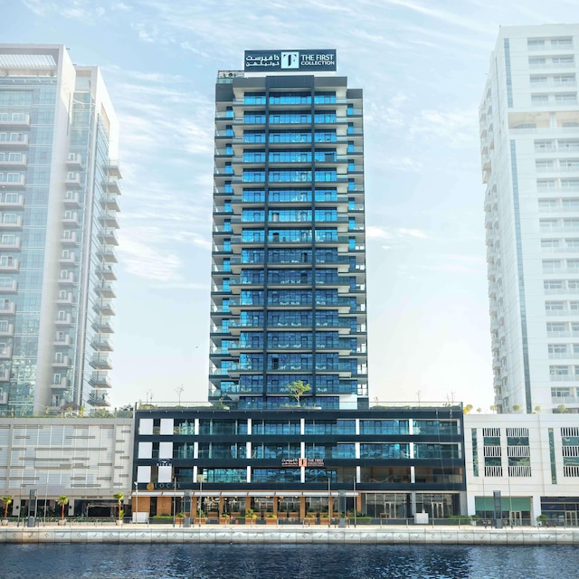 ザ ファースト コレクション ドバイ ウォーターフロント