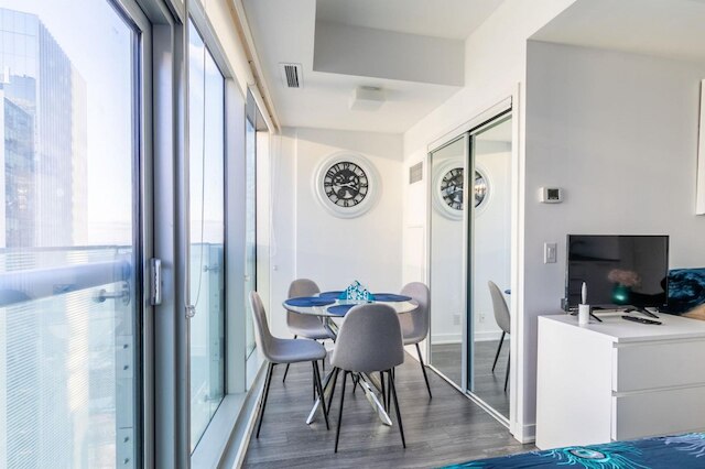 トロント 14 ヨーク 35 フロア