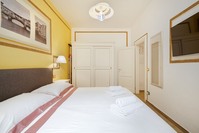 "フローレンス歴史センターの素晴らしいアパートメント"