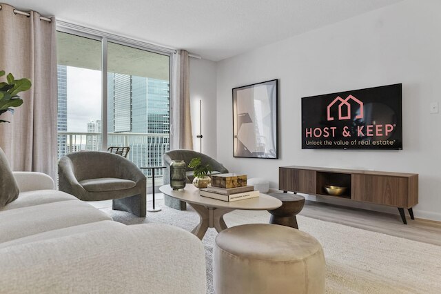 クラウド 9 - アメニティーズ 24 7 セキュリティ ロケーション