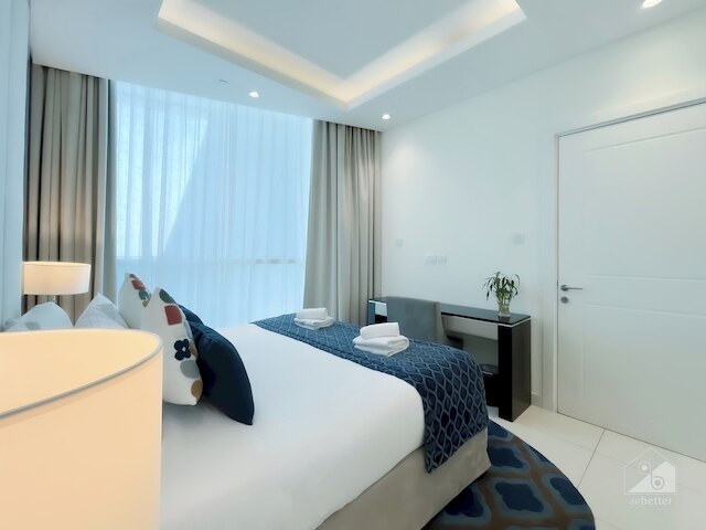 コージー  1B ウィズ バルコニー イン ビジネス ベイ