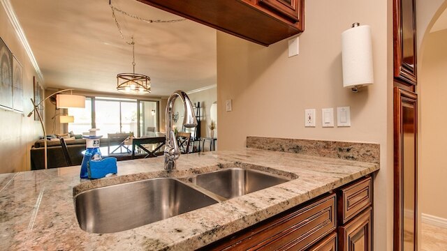 2 ベッドルーム コンドミニアム イン ザ ハート オブ オールド タウン スコッツデール !