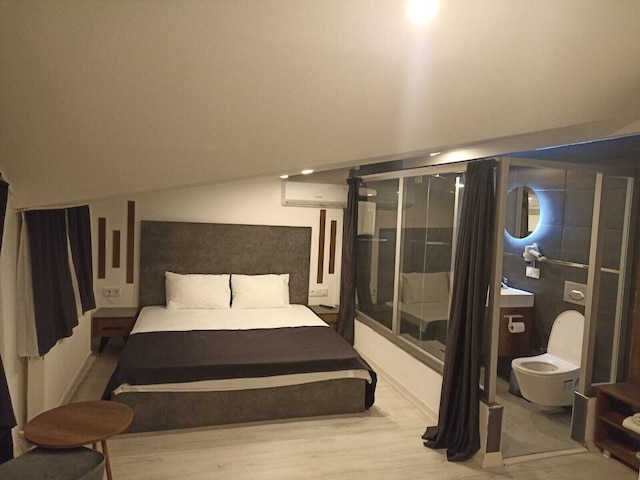 ウォムココナクラマ