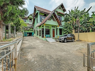 OYO Life 91682 ホームステイ・スリティー