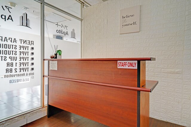 スーパー OYO ライフ 92976 アパートメント ジャルディン バイ アパト