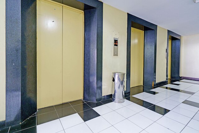 スーパー OYO ライフ 92976 アパートメント ジャルディン バイ アパト