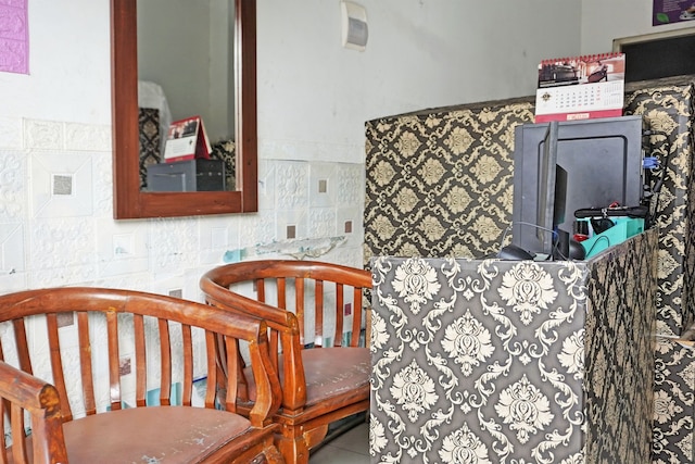 スーパー OYO ライフ 92962 アパートメント セントラランド カラワン バイ ラトナ