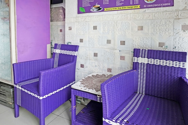 スーパー OYO ライフ 92962 アパートメント セントラランド カラワン バイ ラトナ