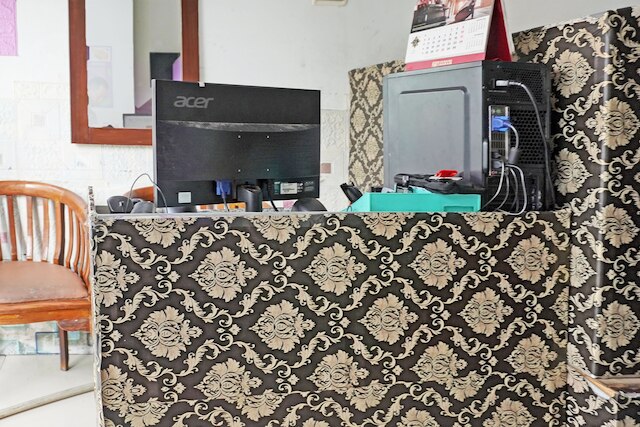 スーパー OYO ライフ 92962 アパートメント セントラランド カラワン バイ ラトナ