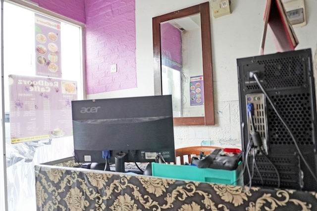 スーパー OYO ライフ 92962 アパートメント セントラランド カラワン バイ ラトナ