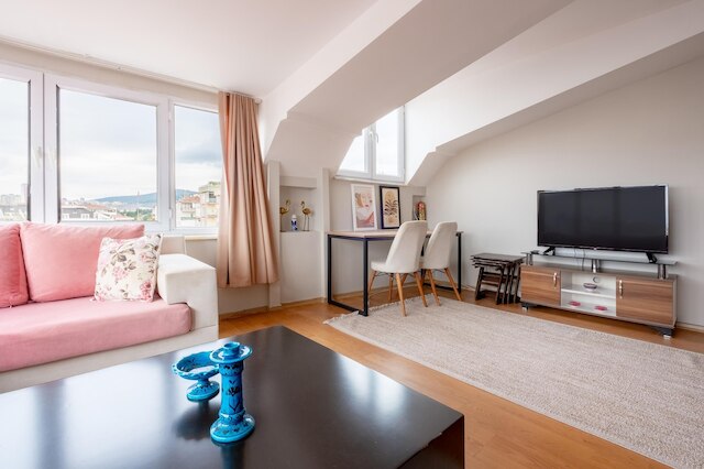 フラット  7  ミン トゥ コースト イン スアディエ