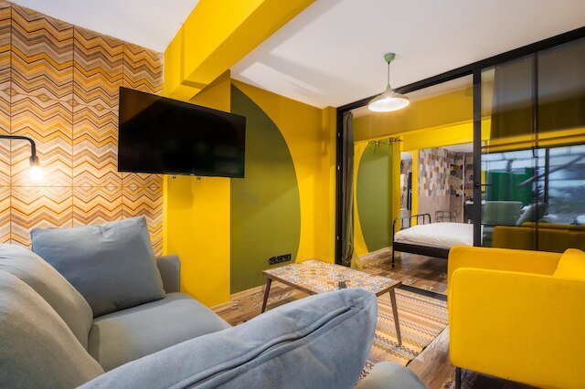 フラット W ジャグジー アンド バックヤード  6  ミン トゥ カディコイ コースト